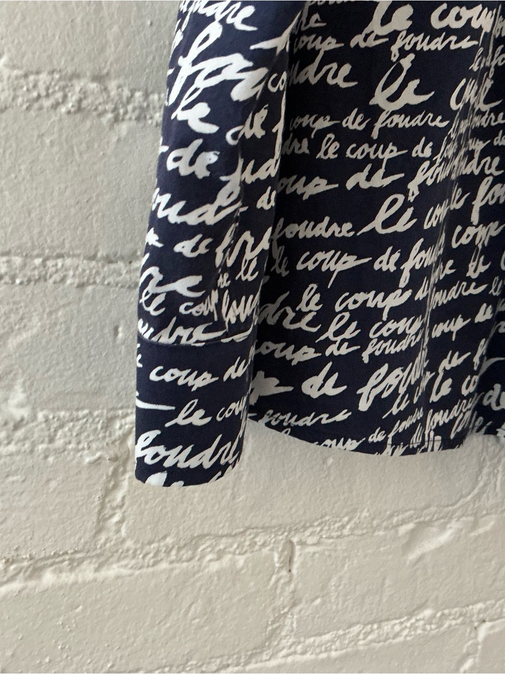 Chico’s Button Up Shirt No-Iron All over Print Coup de Foudre Navy White - Picture 4 of 13
